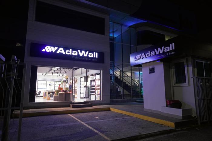 ADAWALL PANAMA SHOWROOM / 1